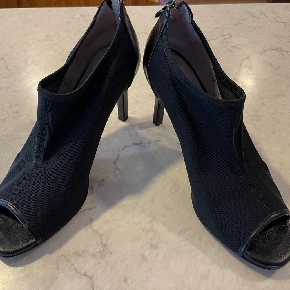 Tahari Black High Heel Peep-Toe Heels